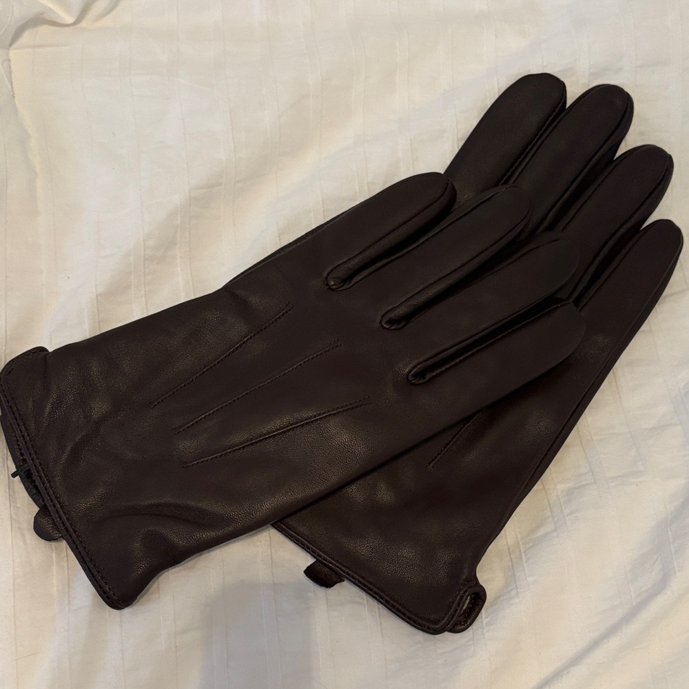 Elegant Brown Leather Gloves